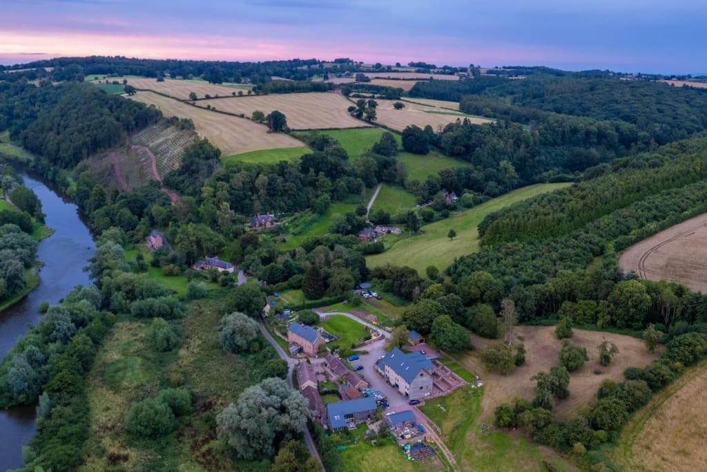 Cosy Cottage On Banks Of River Wye Foy Kültér fotó