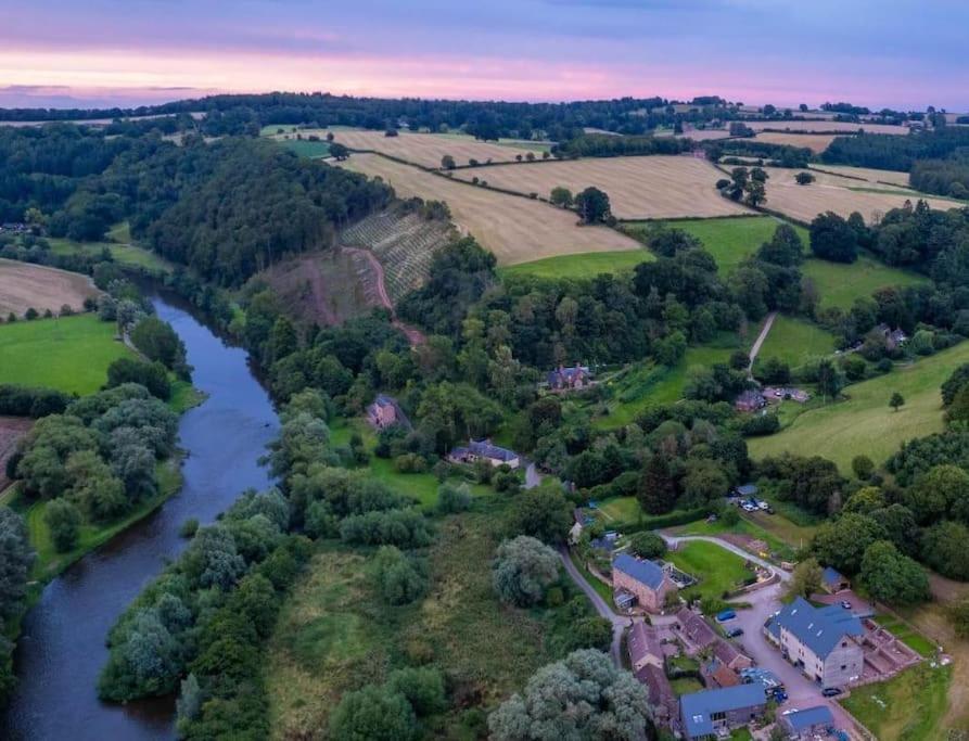 Cosy Cottage On Banks Of River Wye Foy Kültér fotó